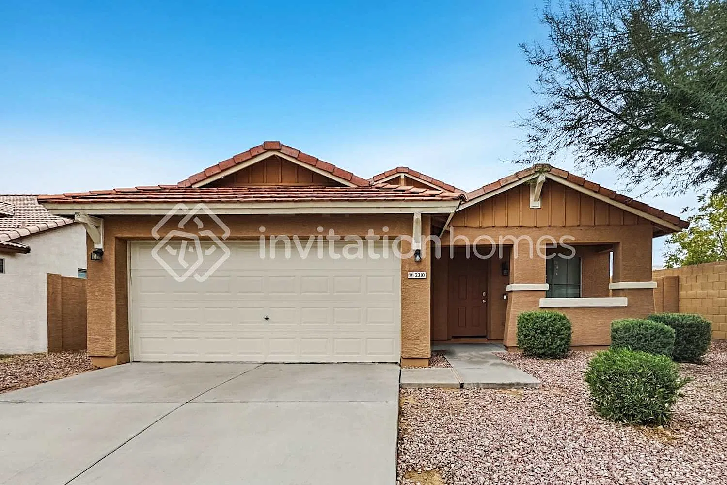 2310 W Saint Kateri Dr Phoenix, AZ 85041 — Photo 1
