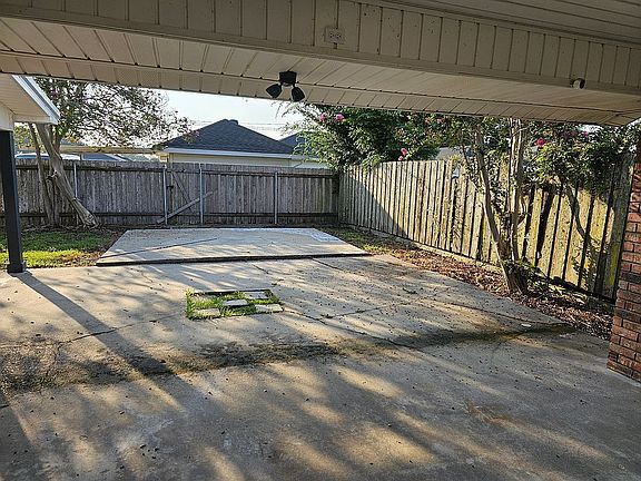 4th image of 1117 Camelia St
