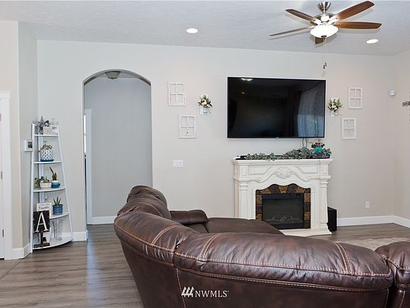 4th image of 1625 E Palos Verdes Ln