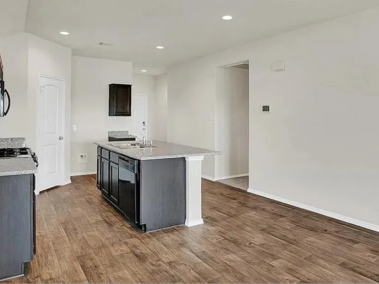 120 Brody Ln — Photo 11