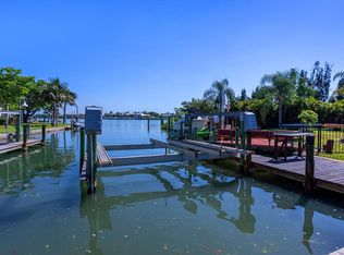 396 Bayshore Dr, Venice, FL 34285
