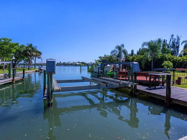 396 BAYSHORE DRIVE, VENICE, FL 34285