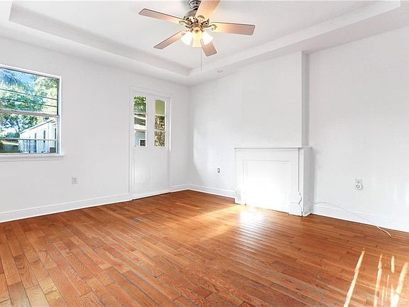 4th image of 4115 Laurel St