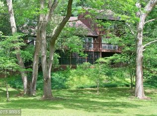 511 Colston Dr, Falling Waters, WV 25419