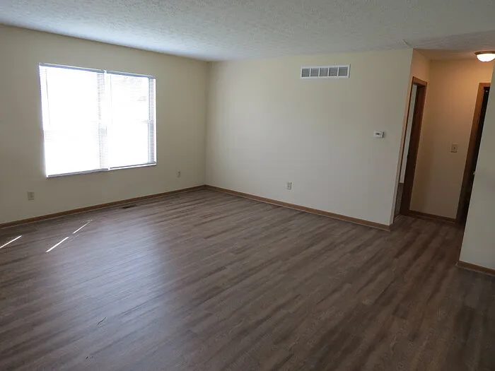 1271 Caravel Dr — Photo 3