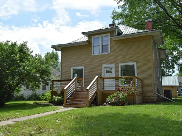 606 S 2nd St, Fairfield, IA 52556
