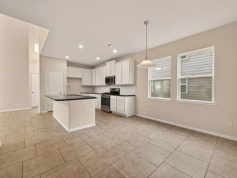 6126 Prince Place Dr — Photo 9