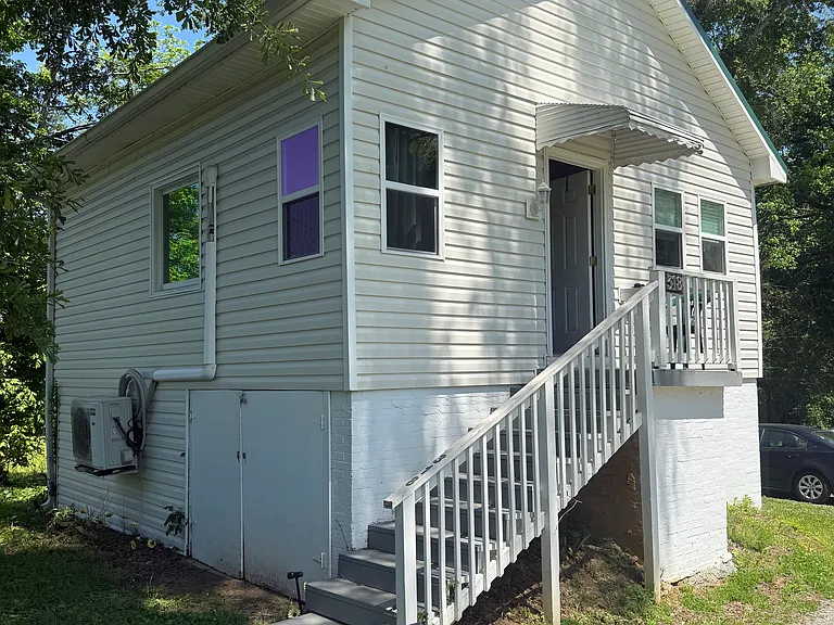 318 Green Cir — Photo 1