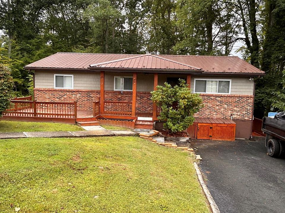 1st image of 213 Park Dr