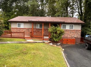 213 Park Dr, Fayetteville, WV 25840