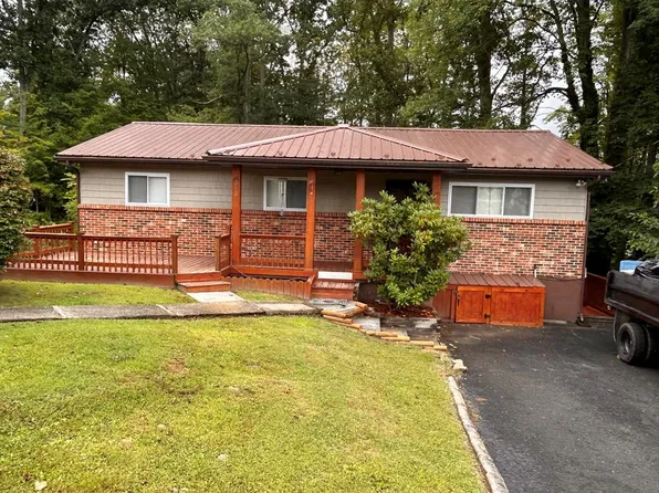 213 Park Dr, Fayetteville, WV 25840