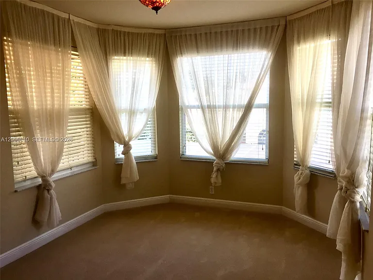 7477 NW 114th Ter — Photo 13