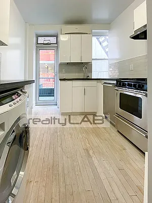 Rented by Realty Lab LLC | media 11