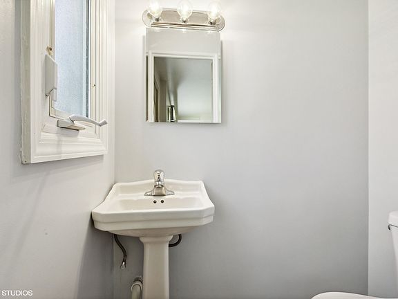 4th image of 203 Asbury Ave