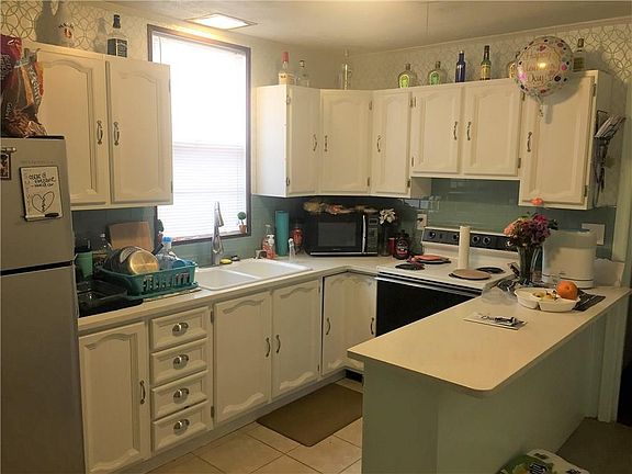 4th image of 917 Ballinger St