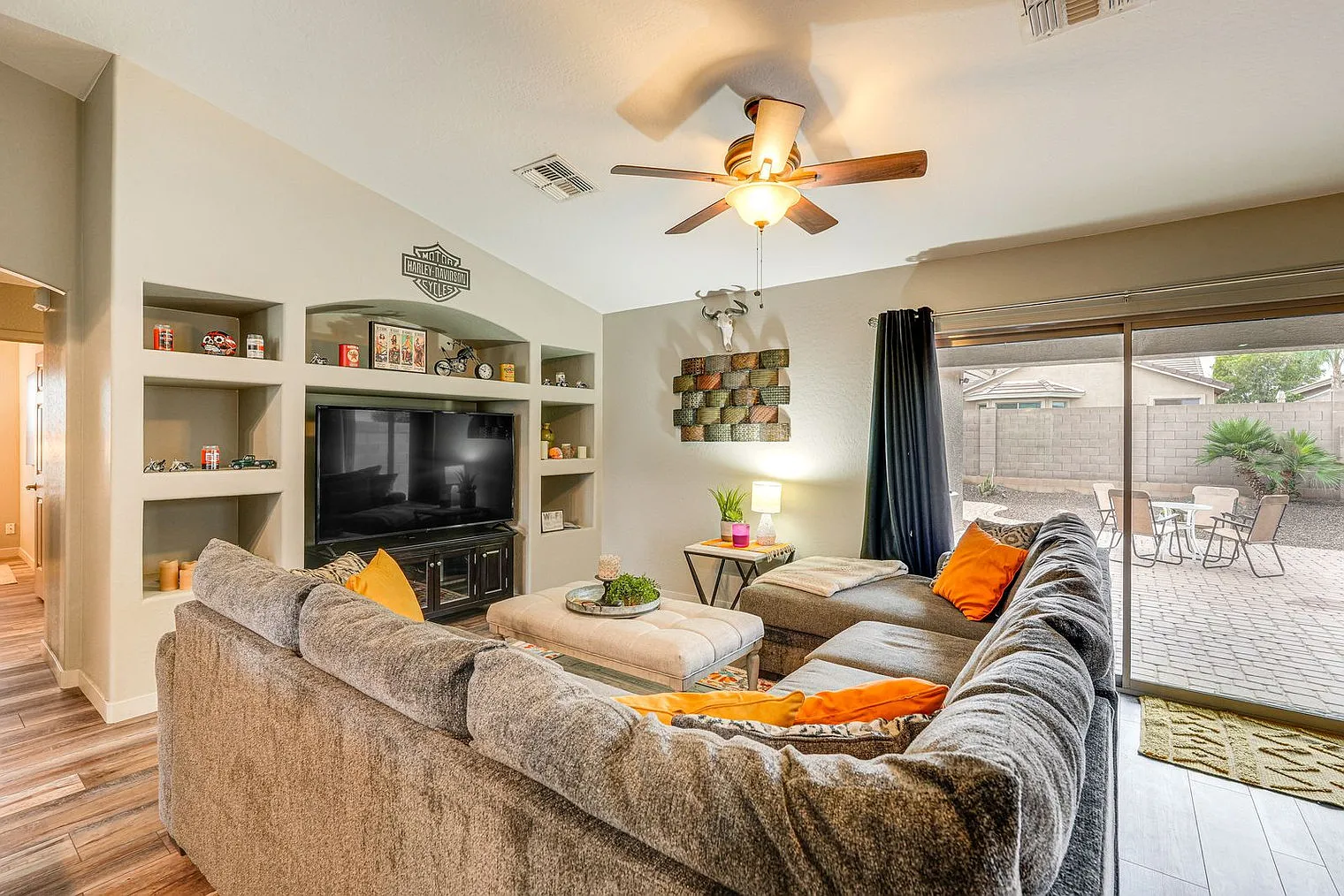 3 bed, 2.0 bath, 1593 sqft, $3,496 — Photo 1