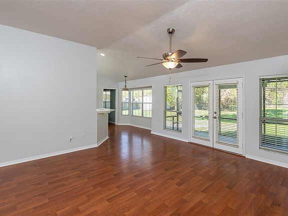 4th image of 6793 Crescent Cove Dr