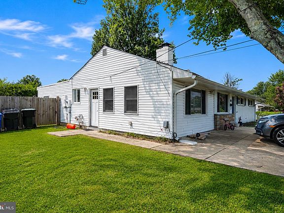 3rd image of 4803 Apple Tree Dr
