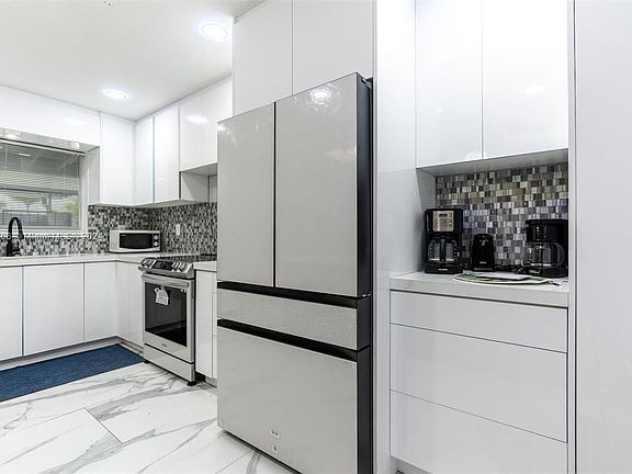4th image of 18525 NW 39th Ave #0