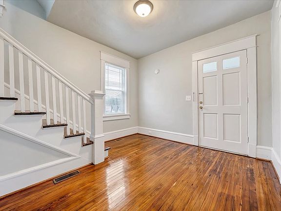 3rd image of 2314 Winthrop Ave SW