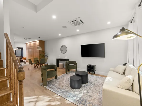 10 Hausman Street image 19 of 30