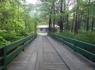 217 Keokee Chapel Ln, Cresco, PA 18326