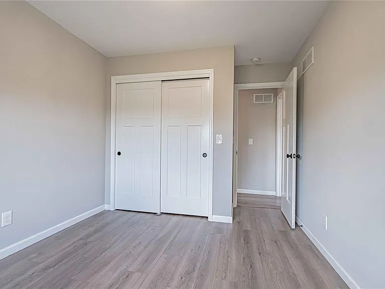 3329 S 2nd St — Photo 29