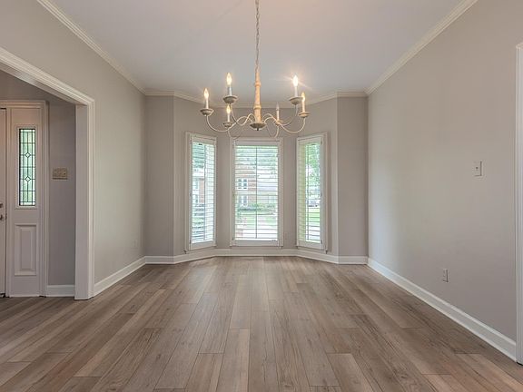 5th image of 2557 Horsham Dr
