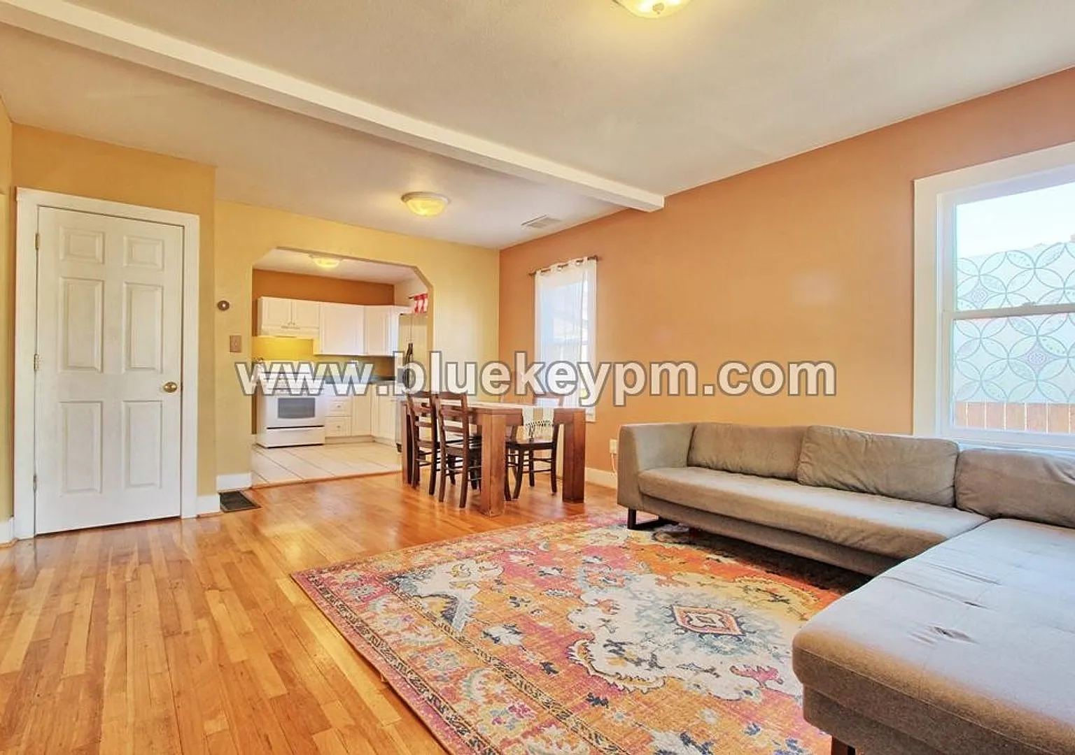 3 Bed, 2 Bath Craftsman Home in Errol Heights — Photo 4