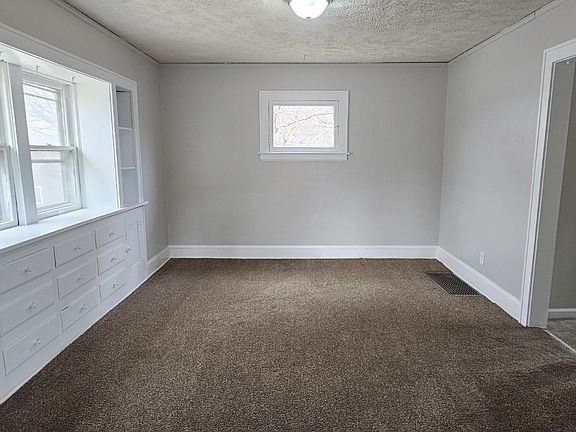 3rd image of 2495 Triplett Blvd