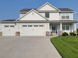 9008 N Meadows Dr, Freeland, MI 48623