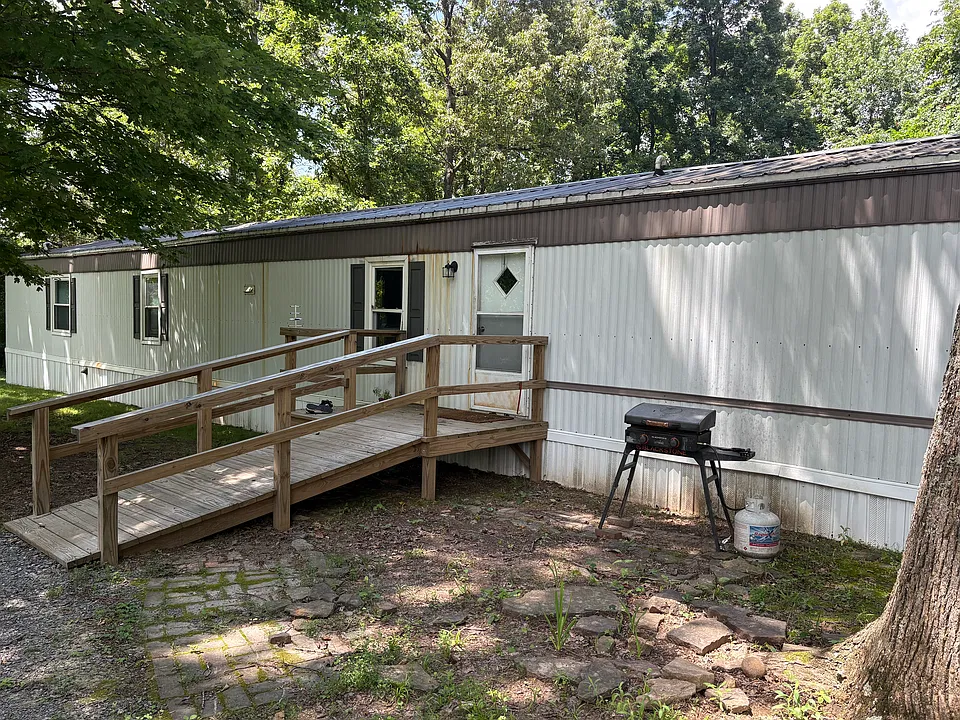 1155 Travis Rd