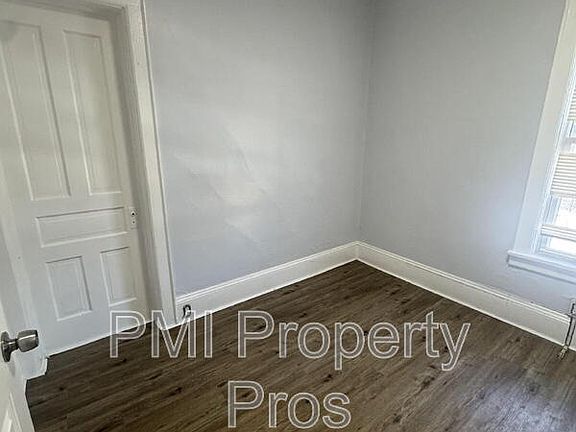 4th image of 3373 N Richards St