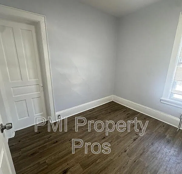 3373 N Richards St — Photo 4