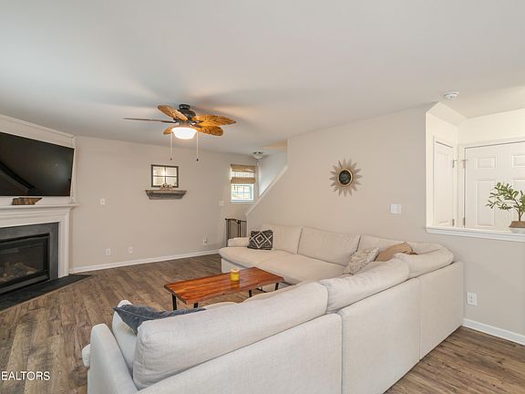 4th image of 317 Homestead Ct