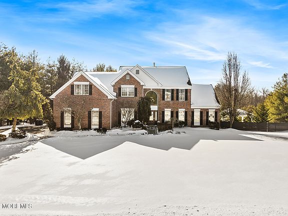 2nd image of 10 Turtle Hollow Drive