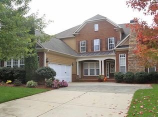 901 Ravendale Pl, Cary, NC 27513