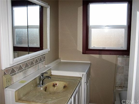 5th image of 13457 Douglas St