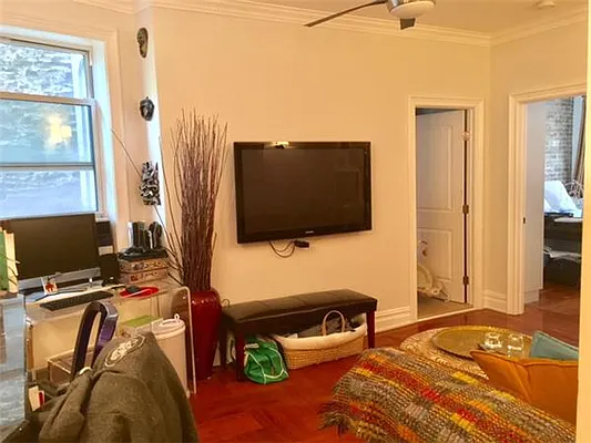 Rented by Bank Neary | media 61