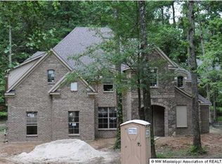 6035 Springhill Dr, Olive Branch, MS 38654