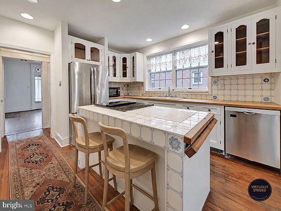 3rd image of 713 Brinkwood Rd