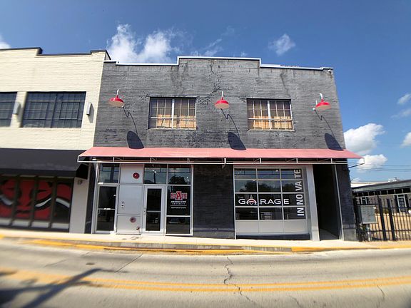 4th image of 219 S Church St