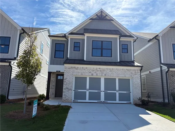927 Crestmanor Dr, Marietta, GA 30008