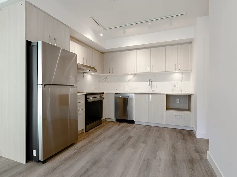 902 Lytton St — Photo 27