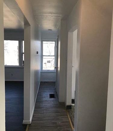 2nd image of 1036 Niagara Ave #2F