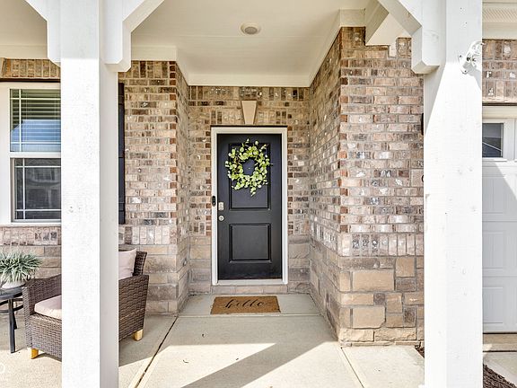 3rd image of 6622 Cardiff Cir