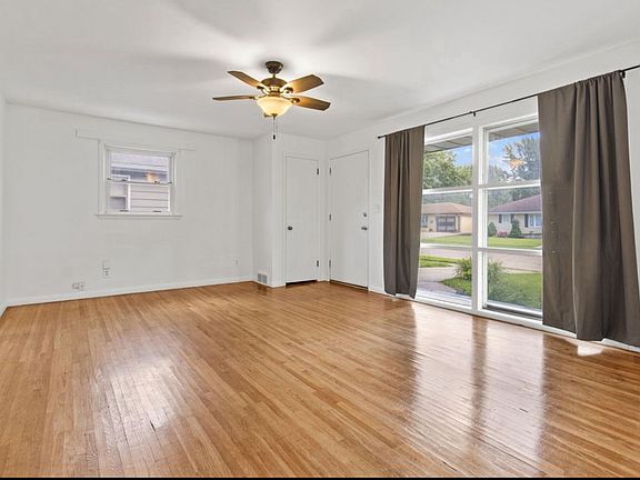 3rd image of 2223 Jonathon Ave
