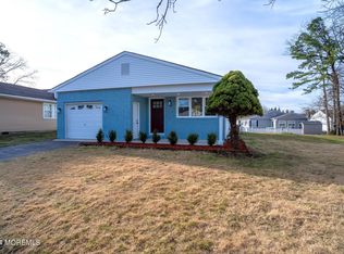 21 Augusta Ct, Toms River, NJ 08757