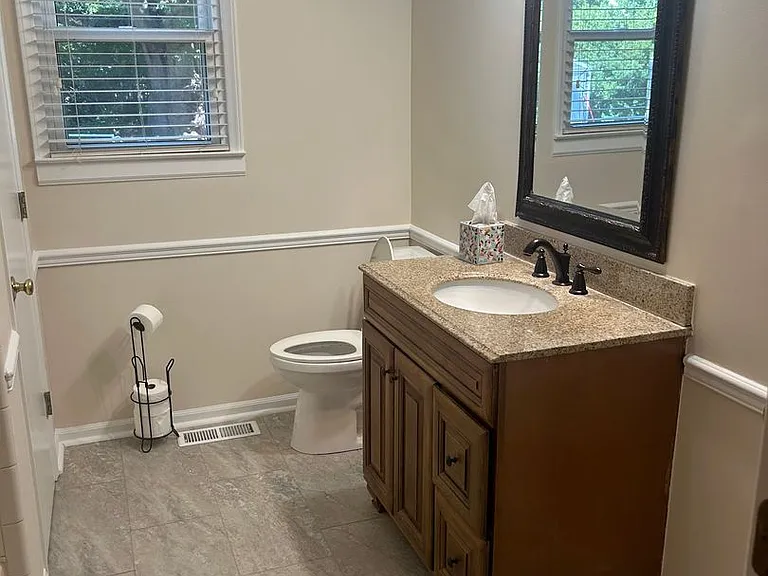 204 Richardson St — Photo 15