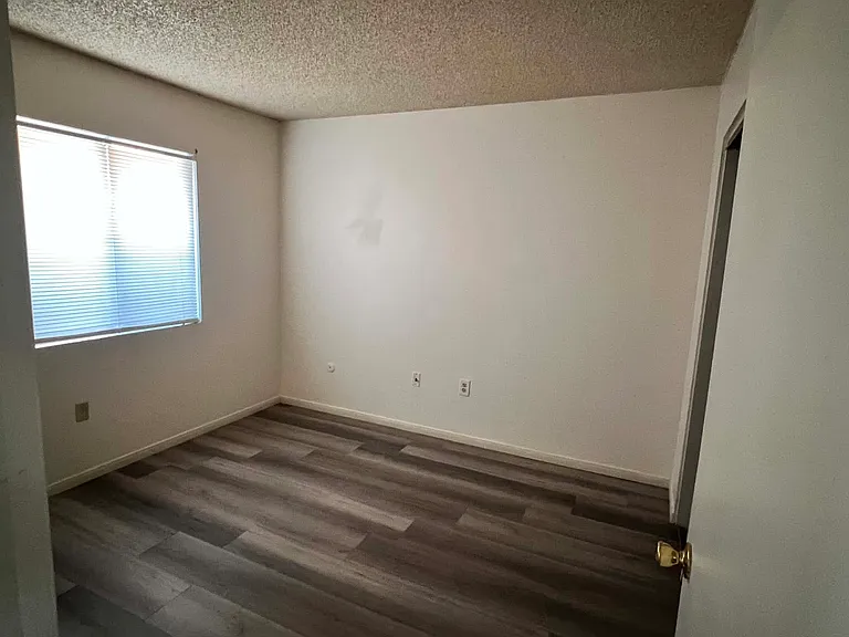 309 W Barioni Blvd #A — Photo 6